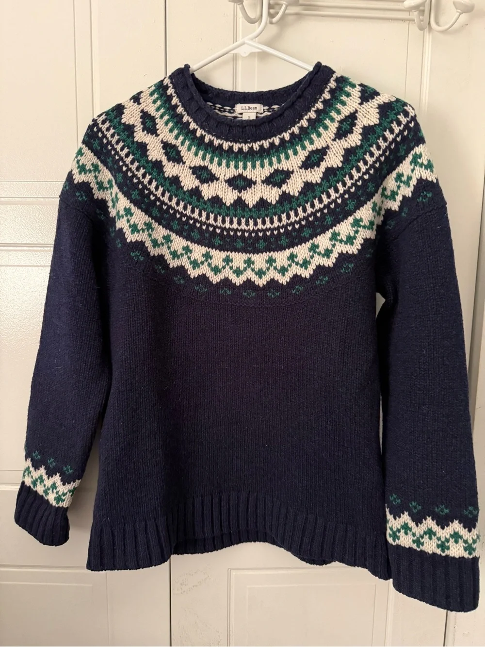 L.L. Bean Navy Crewneck wool Fair Isle Sweater size small - Picture 1 of 4